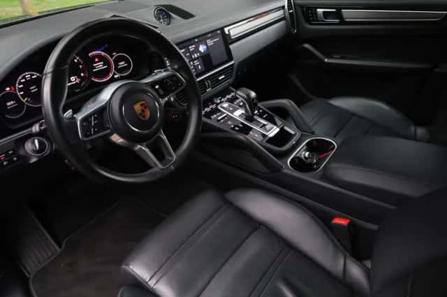 Porsche Cayenne (2018) thumbnail 2