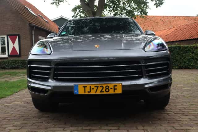 Porsche Cayenne (2018) thumbnail 6