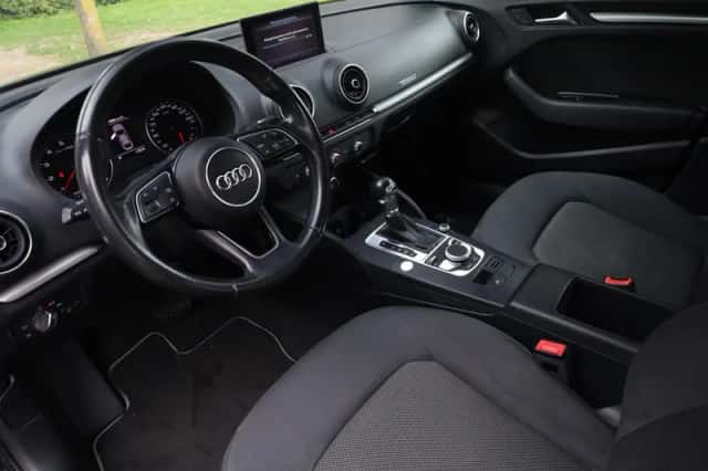 Audi A3 (2018) thumbnail 2