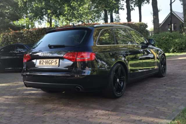 Audi A4 (2009) thumbnail 3
