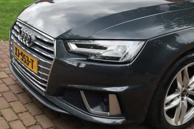 Audi A4 (2019) thumbnail 4