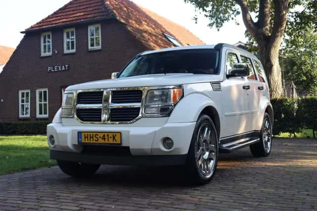 Dodge Nitro (2008) thumbnail 1