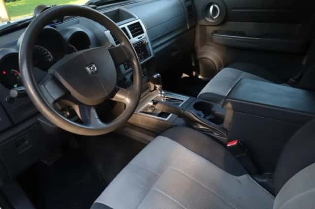 Dodge Nitro (2008) thumbnail 2