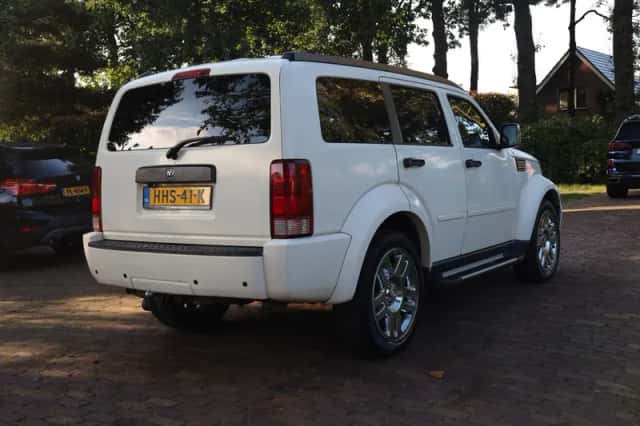 Dodge Nitro (2008) thumbnail 3