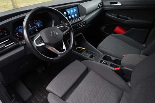 Volkswagen Caddy (2023) thumbnail 2
