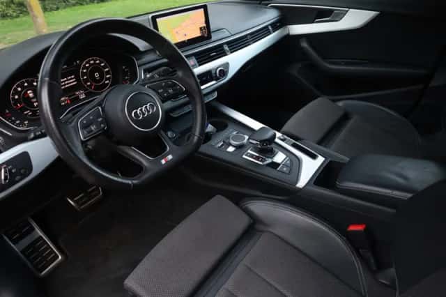 Audi A4 (2017) thumbnail 2