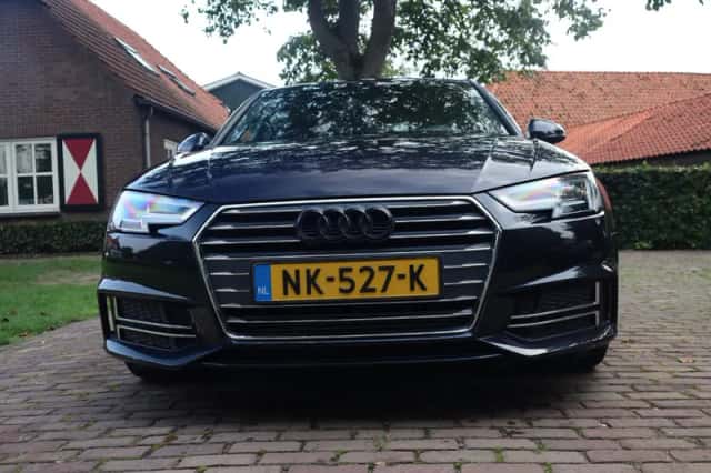 Audi A4 (2017) thumbnail 6