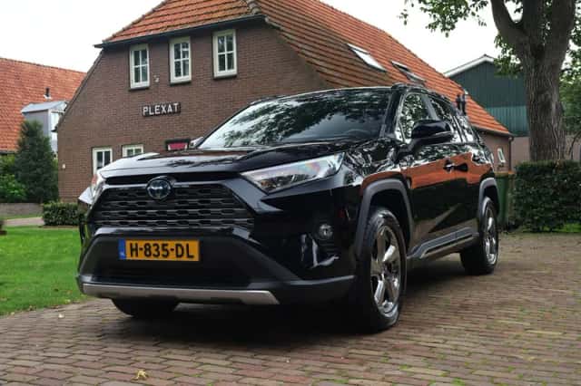 Toyota RAV4 (2020) thumbnail 1