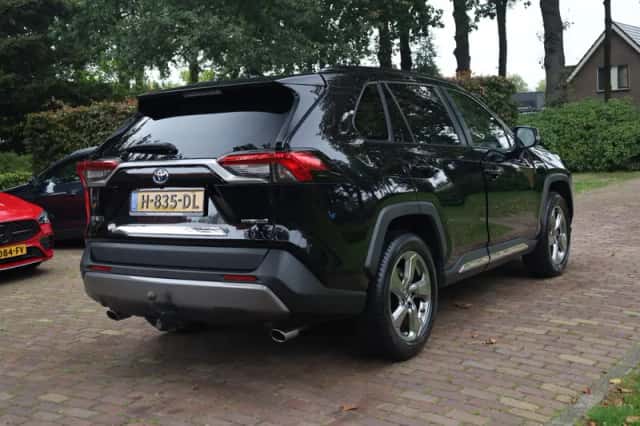 Toyota RAV4 (2020) thumbnail 3