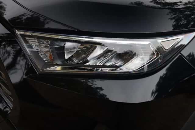 Toyota RAV4 (2020) thumbnail 5
