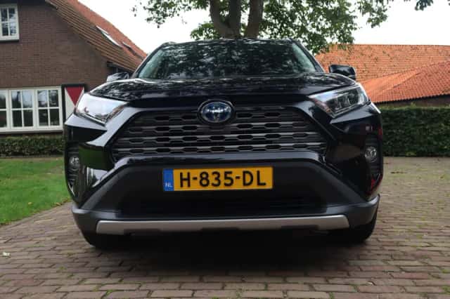 Toyota RAV4 (2020) thumbnail 6