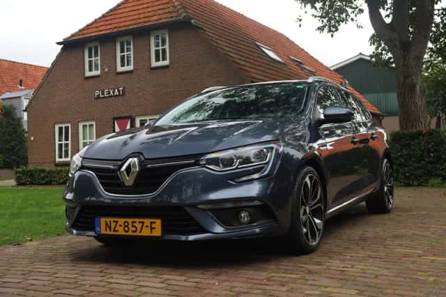 Renault Mégane (2017) thumbnail 1