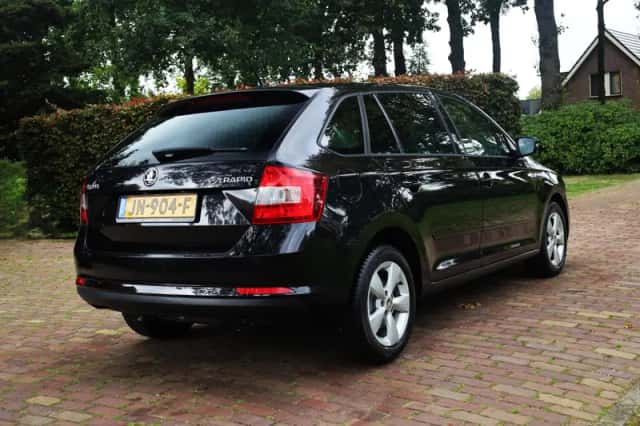 Škoda Rapid (2016) thumbnail 3