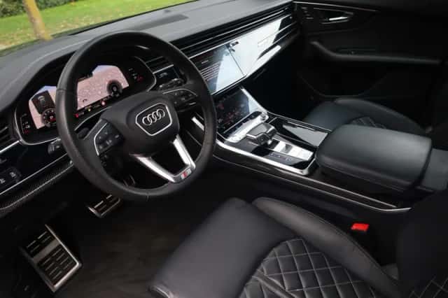 Audi Q8 (2023) thumbnail 2