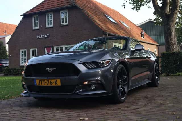 Ford Mustang (2016) thumbnail 1