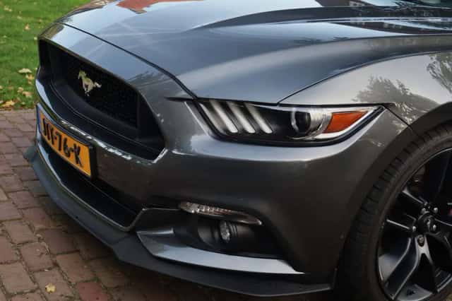 Ford Mustang (2016) thumbnail 4