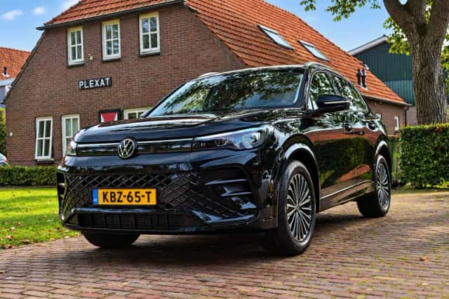 Volkswagen Tiguan (2024) thumbnail 1