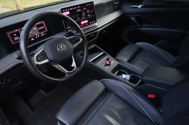 Volkswagen Tiguan (2024) thumbnail 2