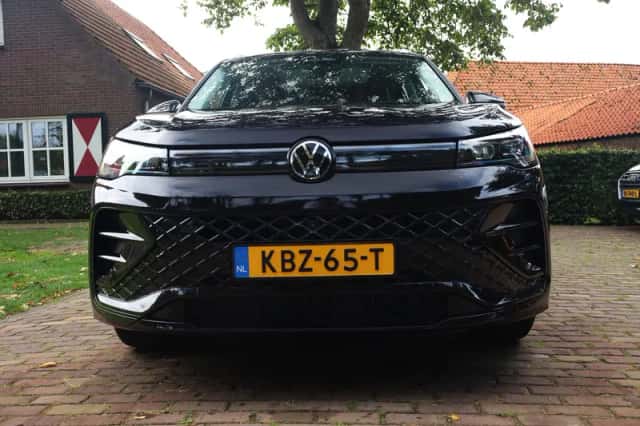 Volkswagen Tiguan (2024) thumbnail 6