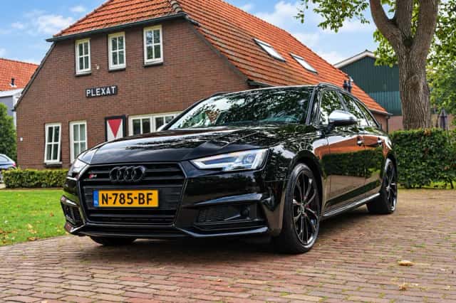 Audi S4 (2017) thumbnail 1