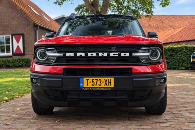 Ford Bronco (2021) thumbnail 5