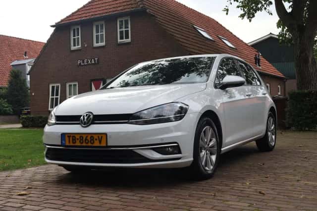 Volkswagen Golf (2018) thumbnail 1