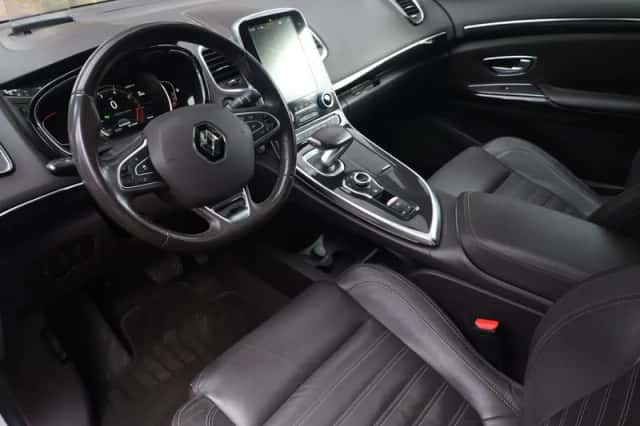 Renault Espace (2016) thumbnail 2