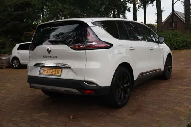 Renault Espace (2016) thumbnail 3