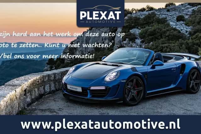 Volkswagen Beetle (2016) thumbnail 2