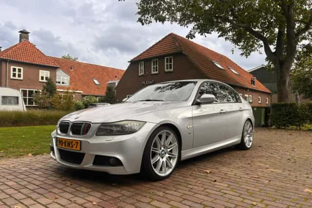 BMW 3-Serie (2010) thumbnail 1