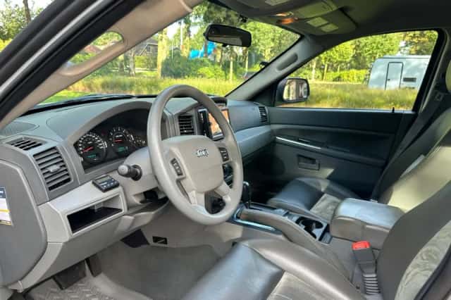 Jeep Grand Cherokee (2007) thumbnail 3