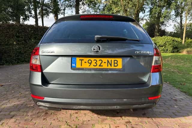 Škoda Octavia (2018) thumbnail 6