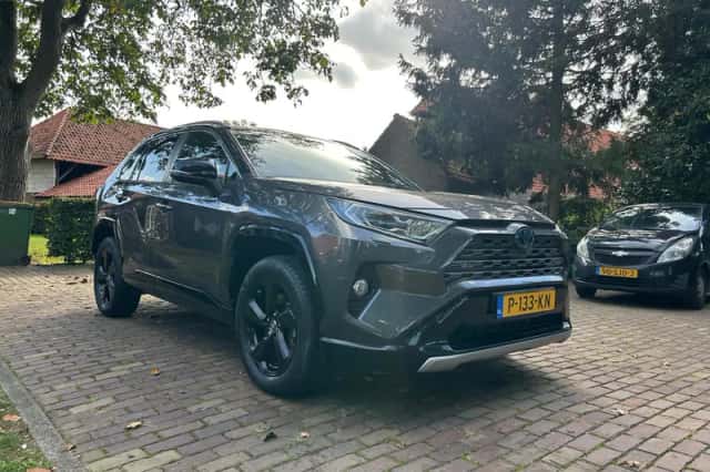 Toyota RAV4 (2021) thumbnail 6