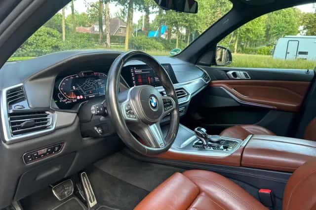 BMW X5 (2019) thumbnail 3