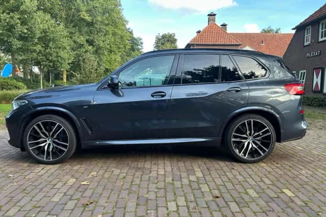 BMW X5 (2019) thumbnail 4