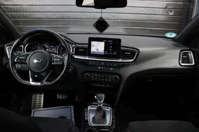 Kia Ceed (2019) thumbnail 2