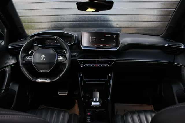 Peugeot 2008 (2022) thumbnail 5