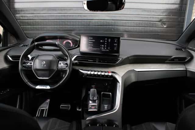 Peugeot 5008 (2022) thumbnail 4