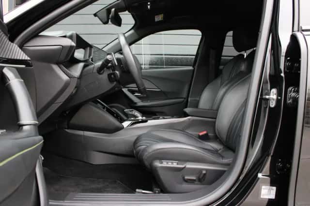 Peugeot 2008 (2021) thumbnail 6