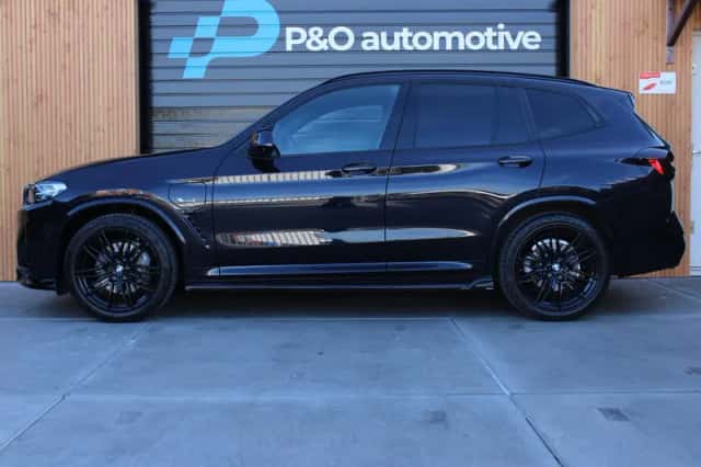 BMW X3 (2022) thumbnail 3