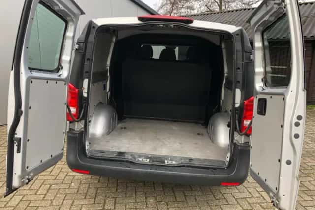 Mercedes-Benz Vito (2020) thumbnail 3