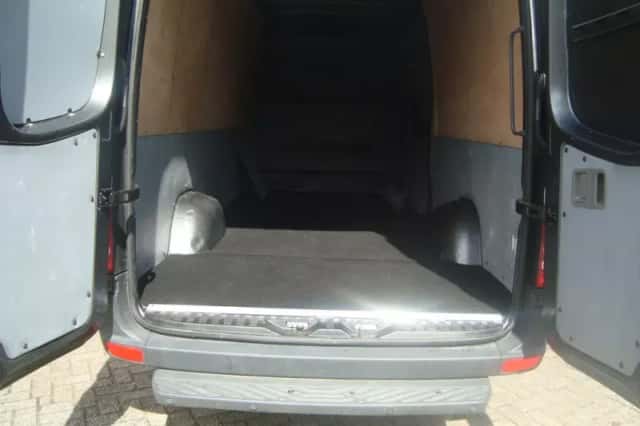 Mercedes-Benz Sprinter (2016) thumbnail 3