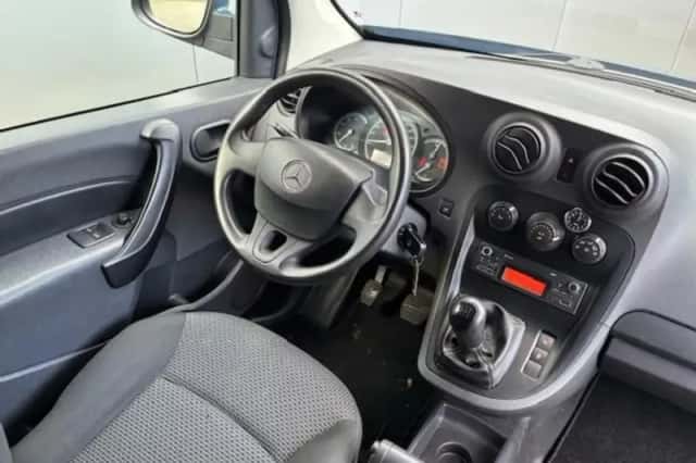 Mercedes-Benz Citan (2016) thumbnail 3