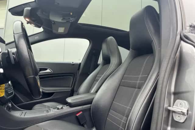 Mercedes-Benz CLA-Klasse (2015) thumbnail 4