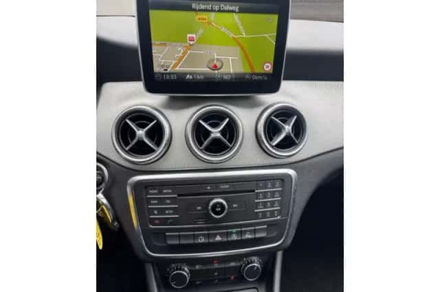 Mercedes-Benz CLA-Klasse (2015) thumbnail 6