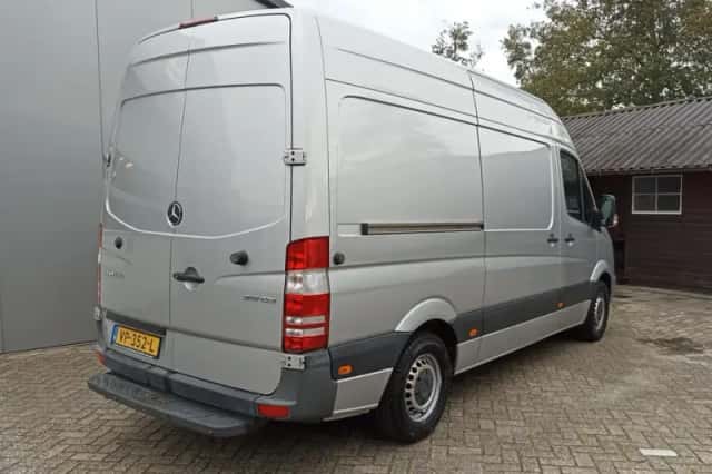 Mercedes-Benz Sprinter (2014) thumbnail 2