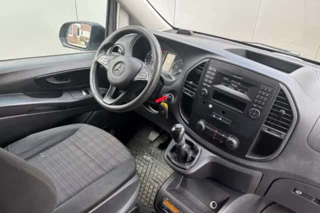 Mercedes-Benz Vito (2016) thumbnail 5