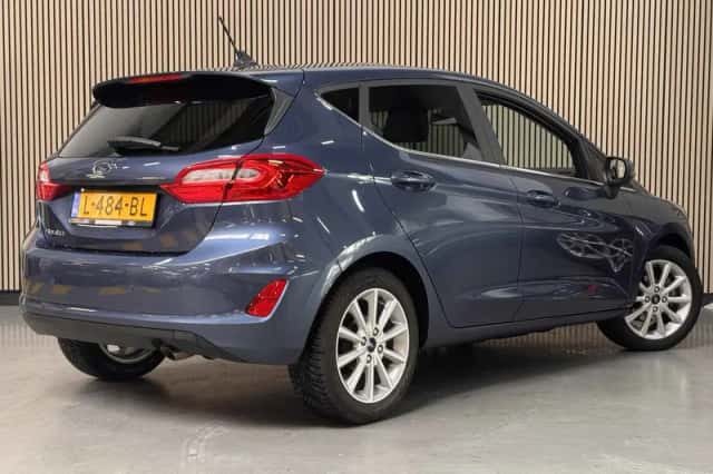 Ford Fiesta (2021) thumbnail 3