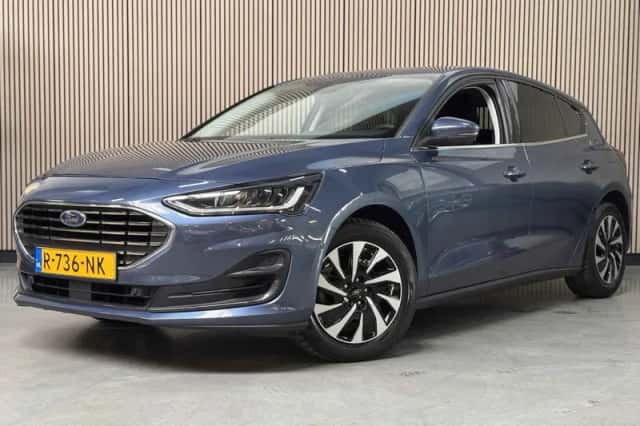 Ford Focus (2022) thumbnail 1