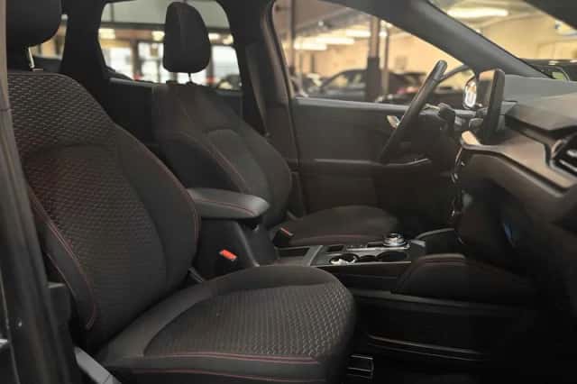 Ford Kuga (2025) thumbnail 6